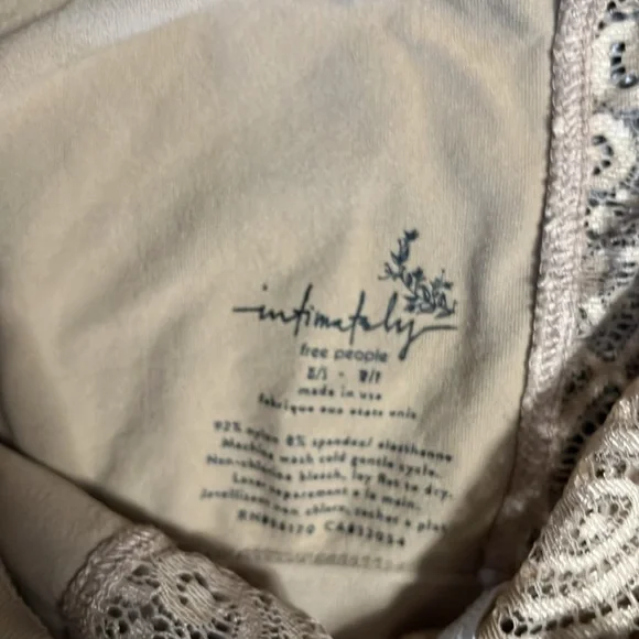 FREE SHIPPING Free People Women's Seamless & Lace Bandeau - Picture 7 of 9